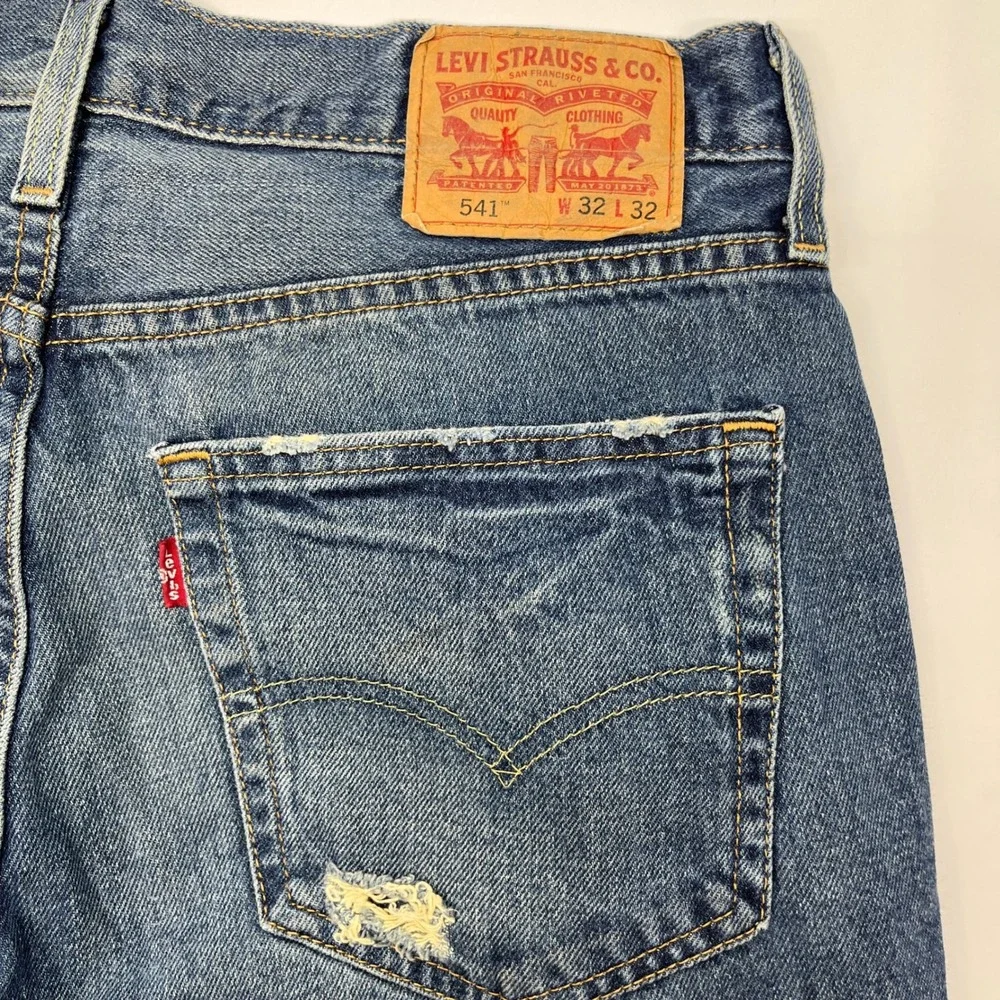 Levi's 541 Athletic Taper Distressed Jeans Blue 32x32 Streetwear Modern Denim